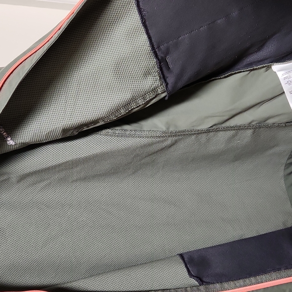 Columbia Hooded Full zip Women's M light weight jacket - Picture 10 of 14